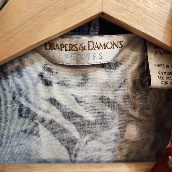 Draper's & Damon's Bold Floral Pattern Jean Jacket Style Size S/P - Picture 3 of 10